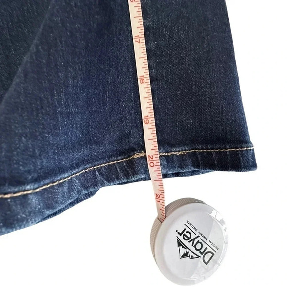 Wanna Better Butt by YMI 7/28 blue distressed ripped capris jeans‎ - Picture 7 of 7